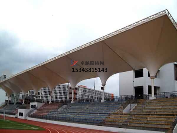 豐寧<font color='red'>膜結(jié)構(gòu)看臺</font>雨棚設(shè)計施工安裝